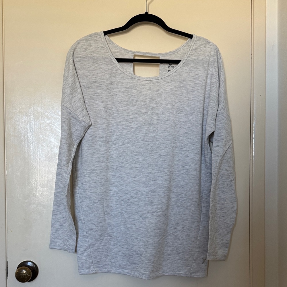 Old Navy Active loose Gray Long Sleeve Top with keyhole back